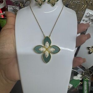 Stainless Steel Clover Necklace and Earrings Set!